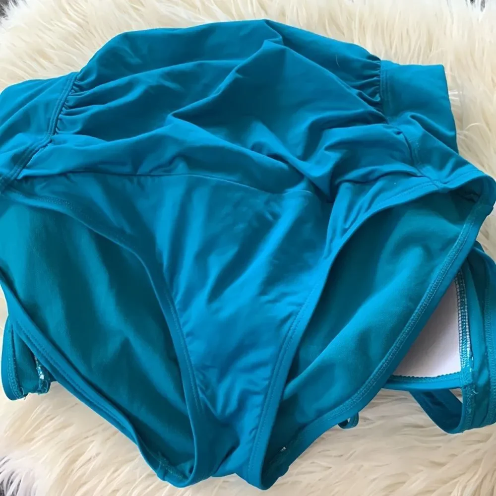 Liz Claiborne liz claiborne